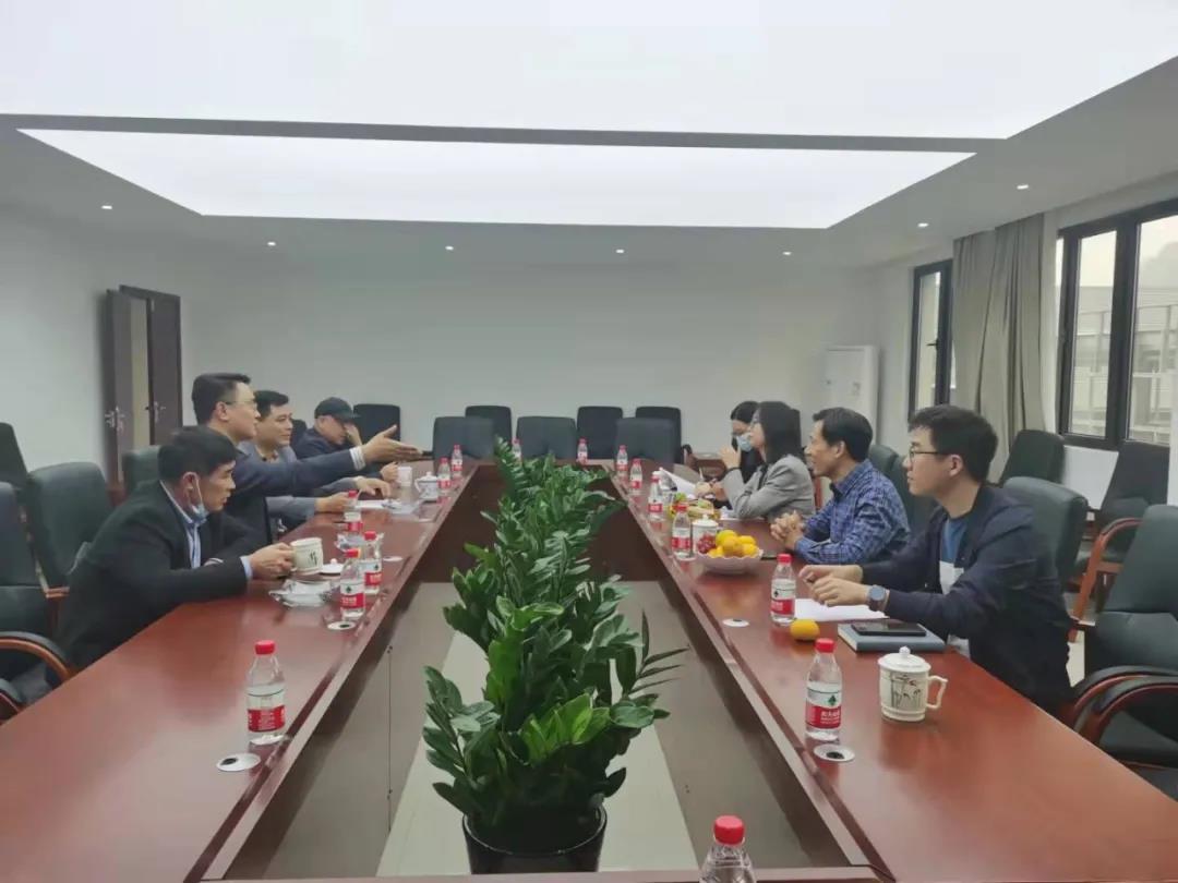 武漢設計院蒞臨飛山奇新材考察調研 武漢設計院蒞臨飛山奇新材考察調研